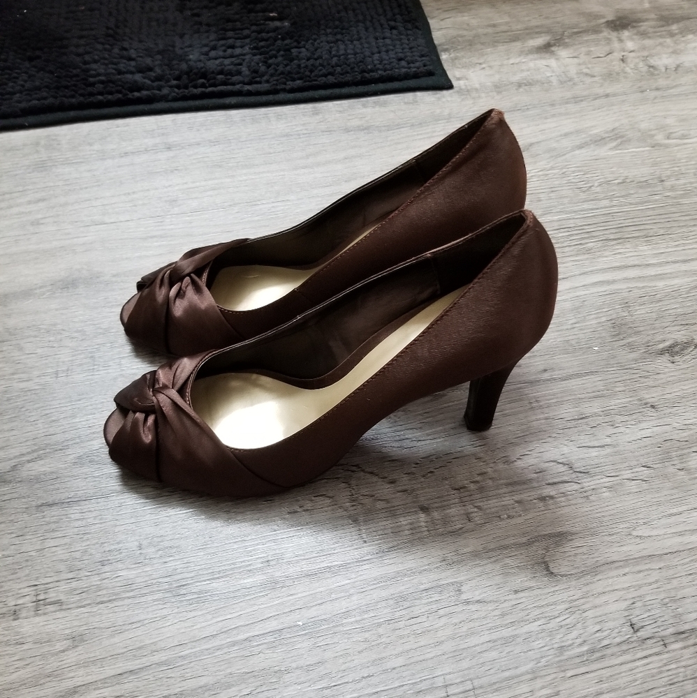 SHOE'S - Picture 7 of 8